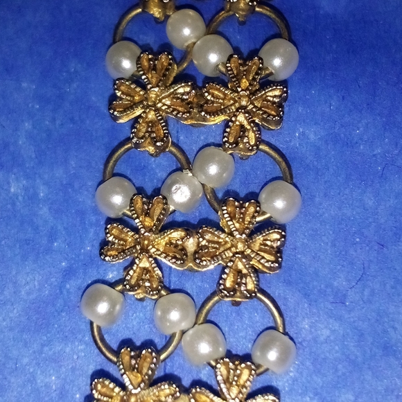 Beautiful Vintage Clover And Faux Pearl Bracelet 7 1/4 Inches Christmas - Picture 8 of 10